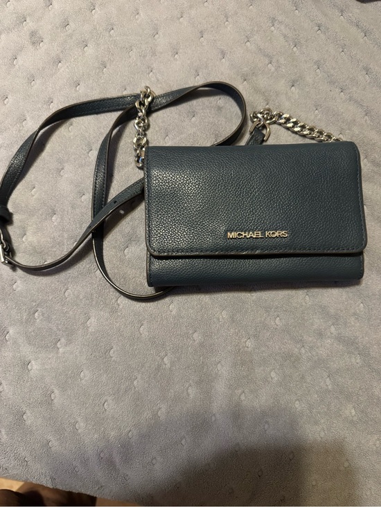 Michael Kors Handbags - MICHAEL KORS Navy Leather Crossbody